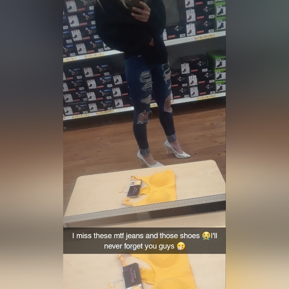 Meet your Posher, Brittany - Picture 2 of 3